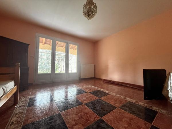 Lodève (34700) MAGNIFIQUE VILLA FAMILIALE DE 140 m² SUR TERRAIN DE 1 800 m² clos et CONSTRUCTIBLE.