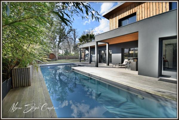 Maison atypique à vendre 5 pièces à ANGRESE(40) quartier calme.