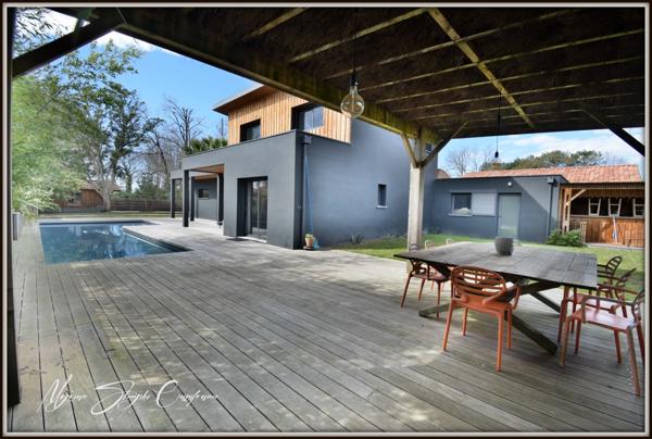 Maison atypique à vendre 5 pièces à ANGRESE(40) quartier calme.