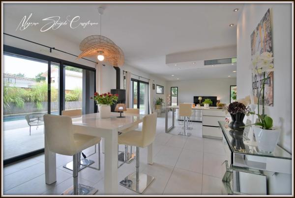 Maison atypique à vendre 5 pièces à ANGRESE(40) quartier calme.