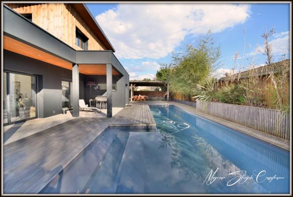 Maison atypique à vendre 5 pièces à ANGRESE(40) quartier calme.