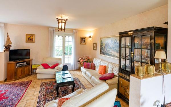 Maison à vendre    6 pièces • 203 m2 Anglet