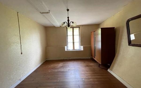 Maison à vendre    3 pièces • 3 700 m2 La Barre-de-Semilly