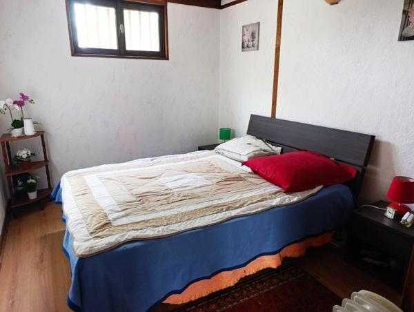 Maison avec jardin, dépendances et vie de plain-pied