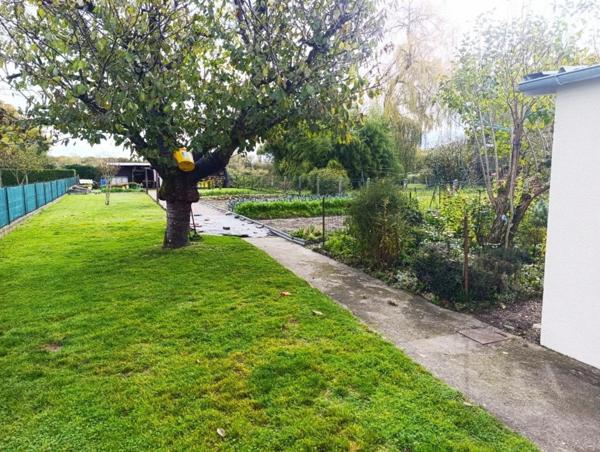 Maison avec jardin, dépendances et vie de plain-pied