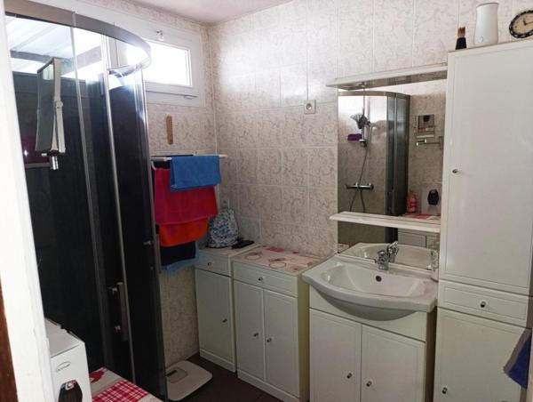 Maison avec jardin, dépendances et vie de plain-pied