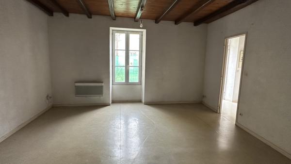 Maison  Saint-Jean-d'Angély (17400)