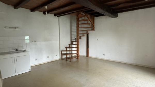 Maison  Saint-Jean-d'Angély (17400)