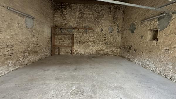 Maison  Saint-Jean-d'Angély (17400)