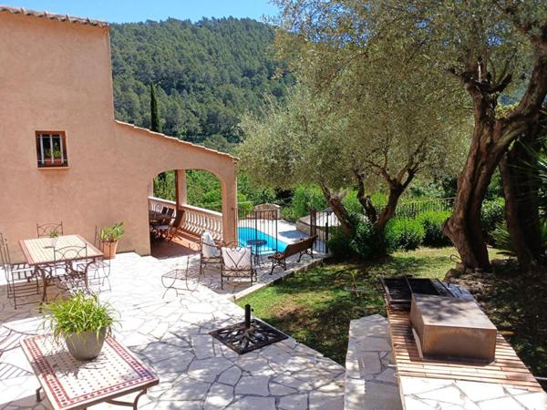 Villa avec appartement indépendant, piscine et garage - SOLLIES-TOUCAS