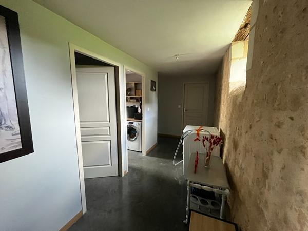 Grande maison familiale avec dépendance et vaste terrain à proximité de Noyant-Villages