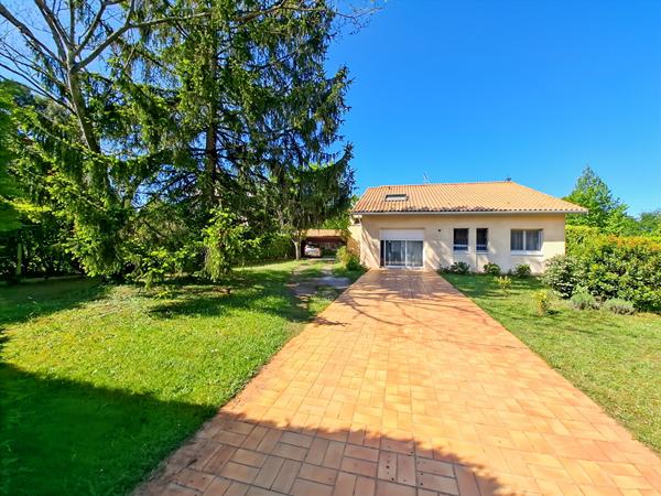 Maison Pessac 7 pièce(s) 188 m2  5 chambres terrain  1623 m2