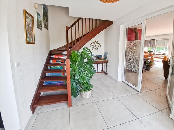 Maison Pessac 7 pièce(s) 188 m2  5 chambres terrain  1623 m2