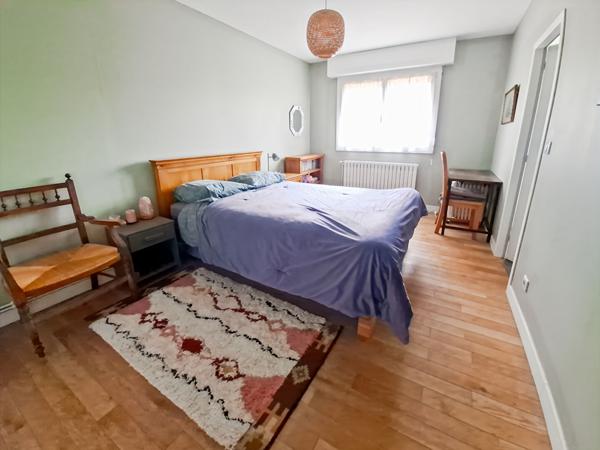 Maison Pessac 7 pièce(s) 188 m2  5 chambres terrain  1623 m2