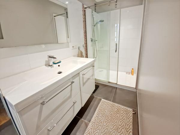 Maison Pessac 7 pièce(s) 188 m2  5 chambres terrain  1623 m2