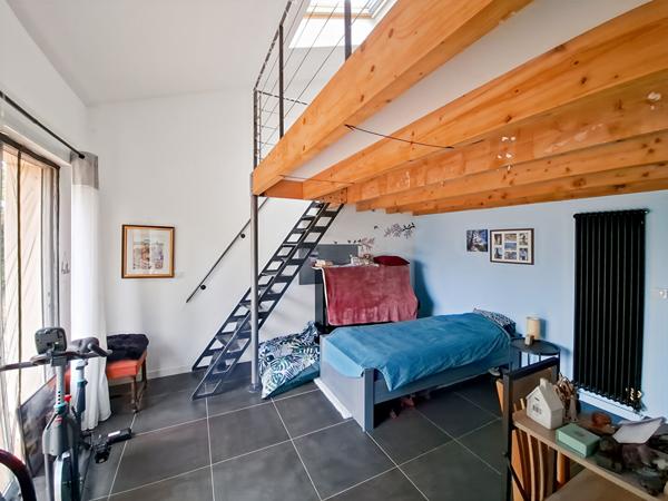 Maison Pessac 7 pièce(s) 188 m2  5 chambres terrain  1623 m2