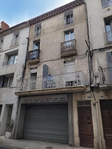 Lot de 2 appartements :  studio + T2 rénové avec petite cour