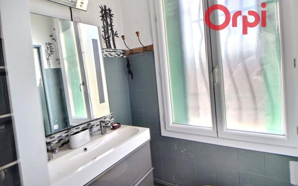 Appartement à vendre    2 pièces • 54,30 m2 Marseille 2