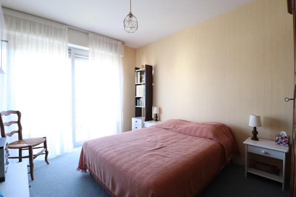 ROYAN - QUARTIER DU PARC - BEL APPARTEMENT T4 - 2 TERRASSES - GARAGE - PARKING - CAVE