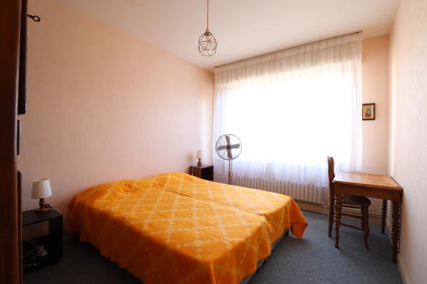 ROYAN - QUARTIER DU PARC - BEL APPARTEMENT T4 - 2 TERRASSES - GARAGE - PARKING - CAVE