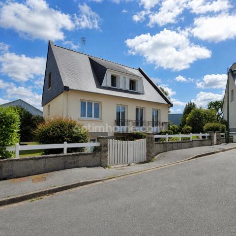Maison familiale 130 m² à Quévert – 5 chambres, jardin 580 exposé au sud, prés de centres commerciaux Leclerc et Carrefour