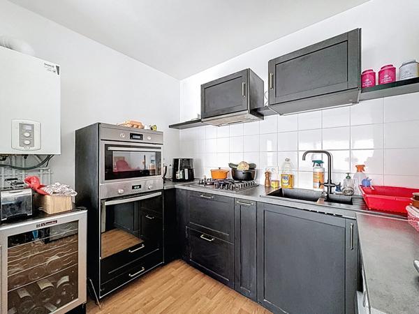 TOURS NORD - MONCONSEIL - Appartement T2 de 41.39 m2 en excellent état avec terrasse et place de parking