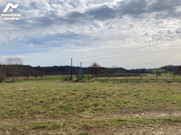A 5 minutes de MARCIAC,  terrain à bâtir  plat, au calme .