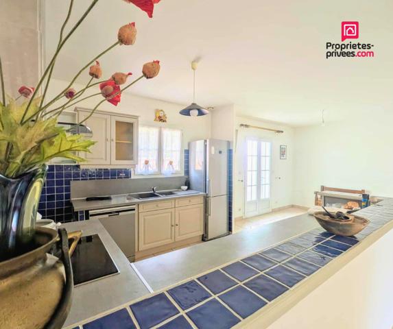 Maison de plain-pied avec possibilité de studio indépendant, piscine et terrain arboré