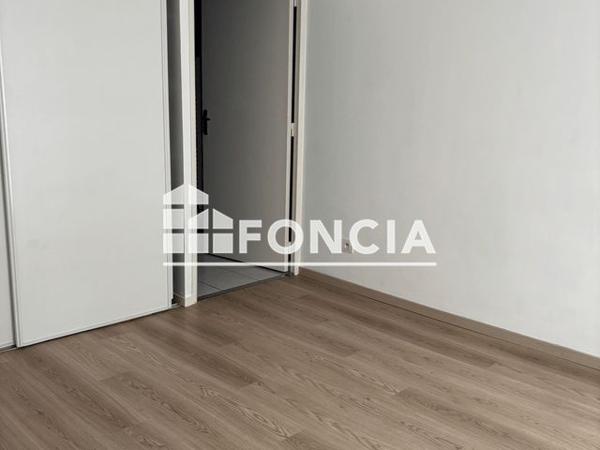 Location Appartement 2 pièces 46.3 m² - 15 RUE DU GAL DE GAULLE Guingamp 22200