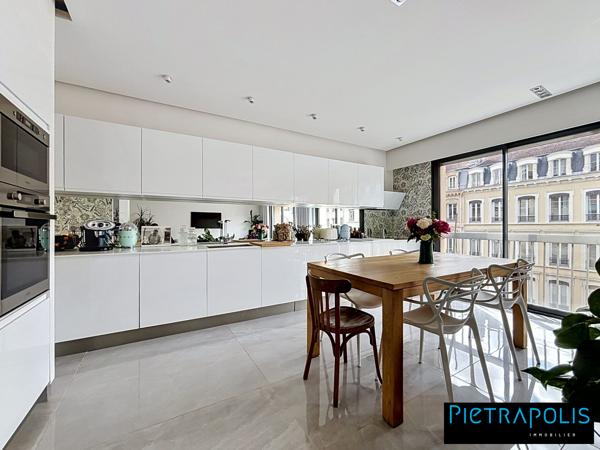 T4 de 100 m² env, etage élevé, balcons, cave en sous-sol, poss gge en sus