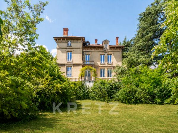 Propriété bourgeoise du XIXe au cœur d’un parc arboré