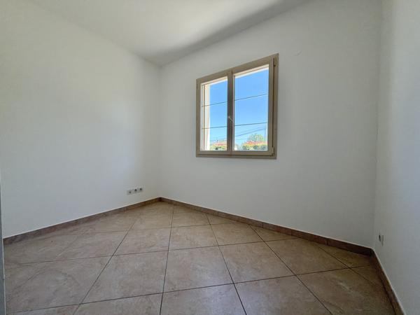 Maison contemporaine, 3 chambres avec garage et terrain Casseneuil (47440)