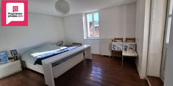 Moulin sur 2,4 hectares à Saint Amour