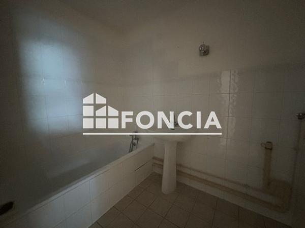 Location Appartement 3 pièces 75.35 m² - 8 RUE DES PERVENCHES Gap 05000