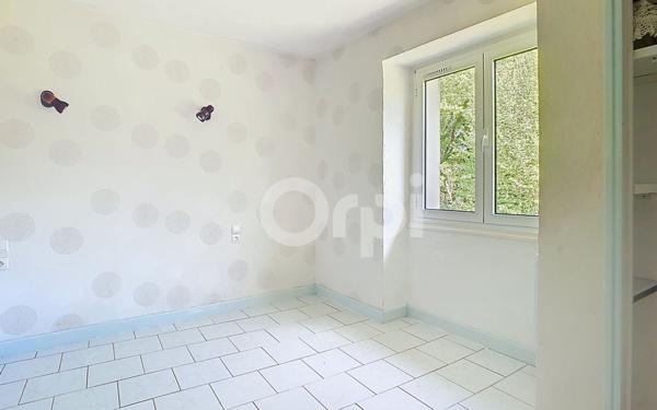 Maison à vendre    3 pièces •  Saint-Pantaléon-de-Larche