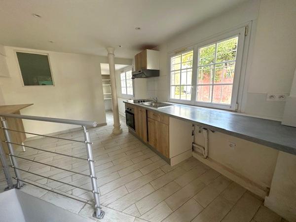 Toulon (83200) Appartement rez de chaussée avec terrasse, cave et cellier