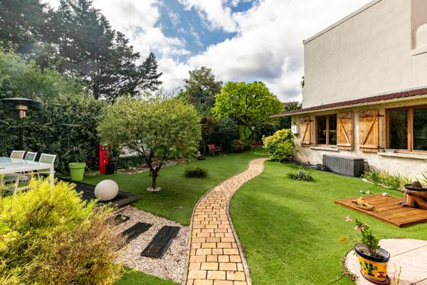 NANTERRE - QUARTIER DU VIEUX PONT  - MAISON 107 M² + STUDIO 27 M² - 4 CHAMBRES - TERRASSES - JARDIN - PARKING - STUDIO 27 M² -