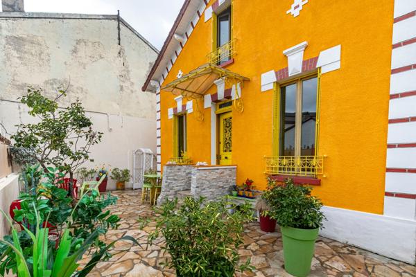 NANTERRE - QUARTIER DU VIEUX PONT  - MAISON 107 M² + STUDIO 27 M² - 4 CHAMBRES - TERRASSES - JARDIN - PARKING - STUDIO 27 M² -