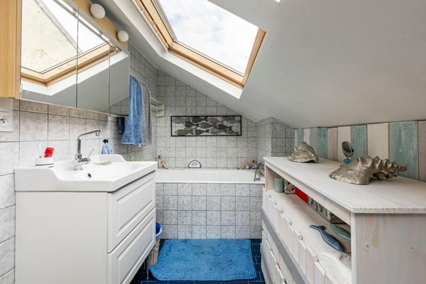 NANTERRE - QUARTIER DU VIEUX PONT  - MAISON 107 M² + STUDIO 27 M² - 4 CHAMBRES - TERRASSES - JARDIN - PARKING - STUDIO 27 M² -