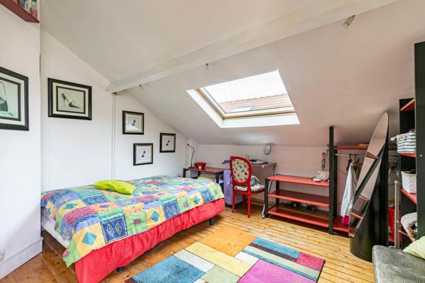 NANTERRE - QUARTIER DU VIEUX PONT  - MAISON 107 M² + STUDIO 27 M² - 4 CHAMBRES - TERRASSES - JARDIN - PARKING - STUDIO 27 M² -