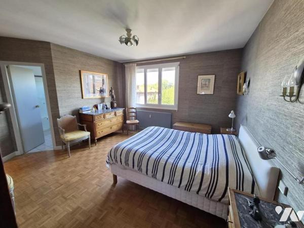 Appartement de 160m2 avec garage et cave 