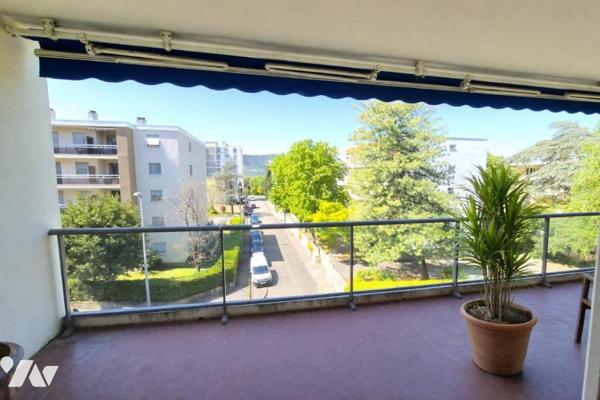 Appartement de 160m2 avec garage et cave 