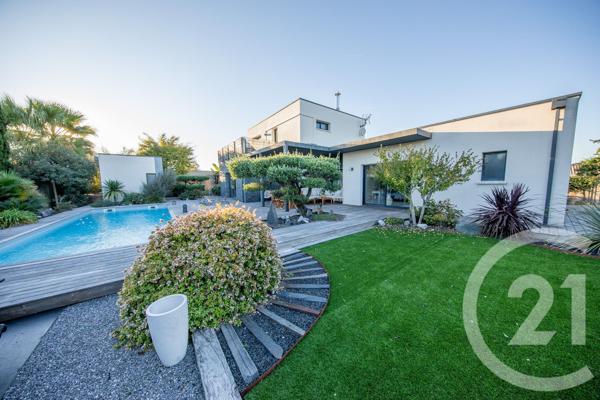 Maison à vendre  10 pièces - 225 m 2   LE BOUSCAT  - 33