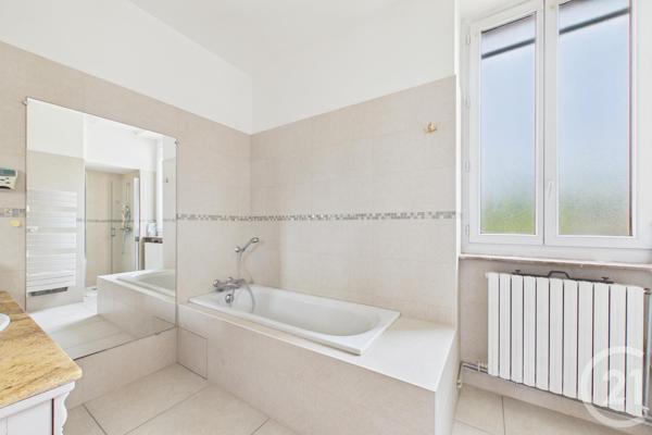 Maison à vendre  10 pièces - 225 m 2   LE BOUSCAT  - 33