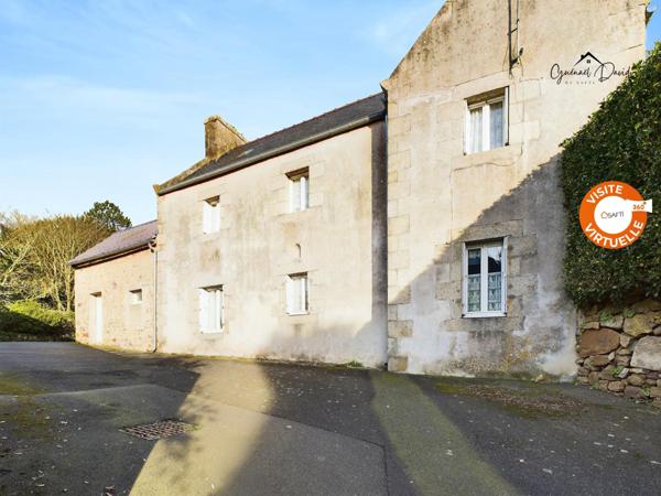 MAISON DE VILLE À RÉNOVER AVEC DÉPENDANCE