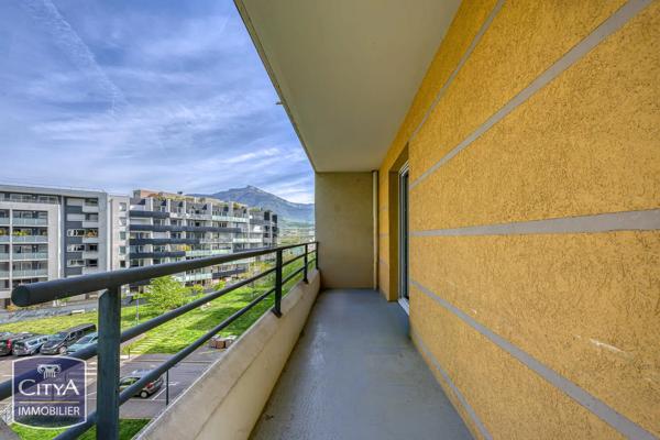 Appartement à vendre 2 pièces 49.77m² Chambéry (73000)