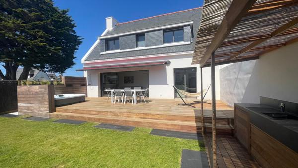 Saint-Pierre Quiberon, côté Baie - Maison entièrement rénovée en Centre-bourg et au calme