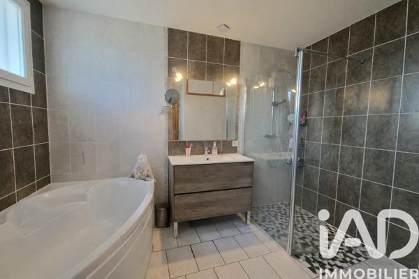 Maison à vendre 4 pièces 123 m² Tonnay-Charente