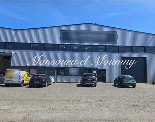 LOCAL COMMERCIAL MODERNE ET CLES EN MAIN (37)