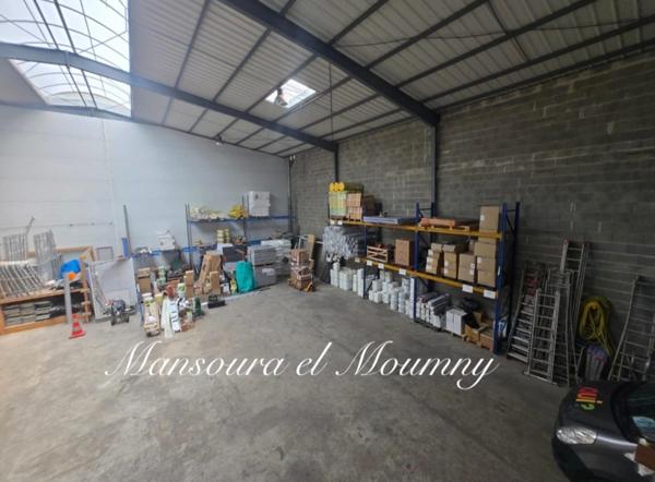LOCAL COMMERCIAL MODERNE ET CLES EN MAIN (37)